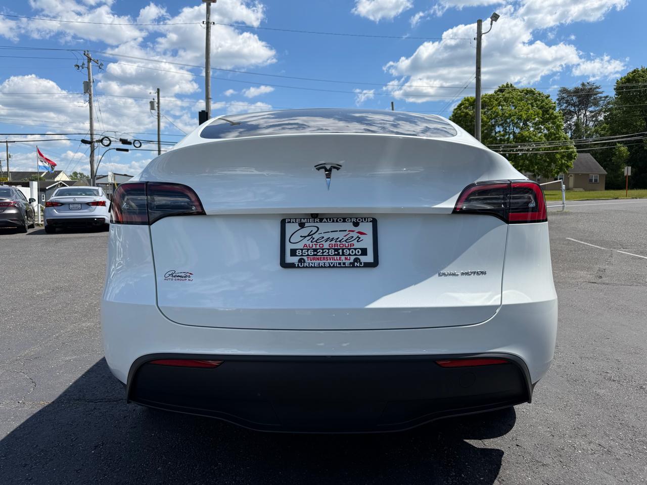 Tesla Model Y  2023