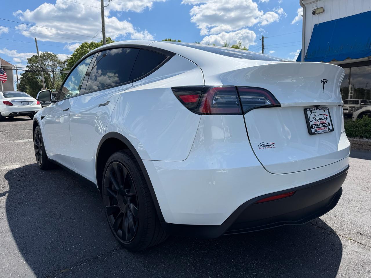 Tesla Model Y  2023