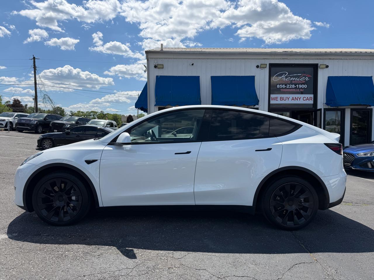 Tesla Model Y  2023