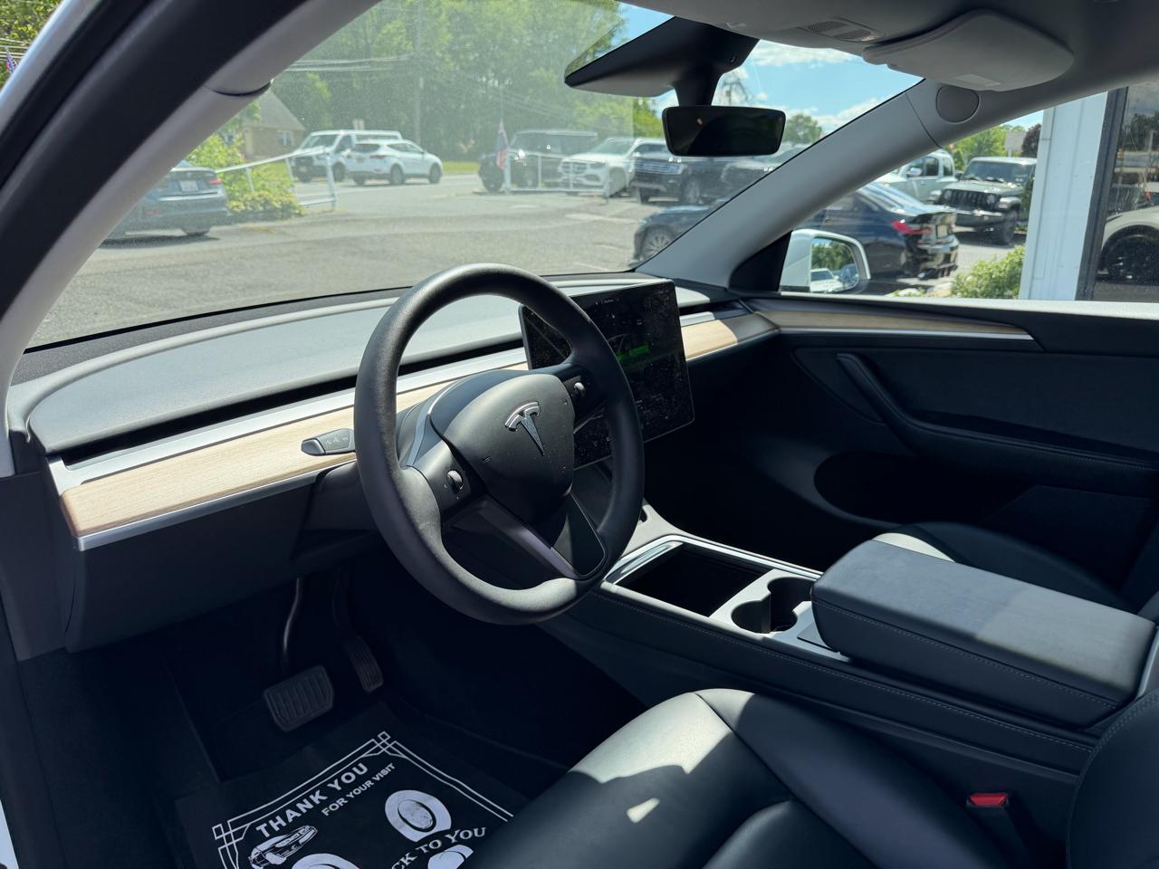 Tesla Model Y  2023