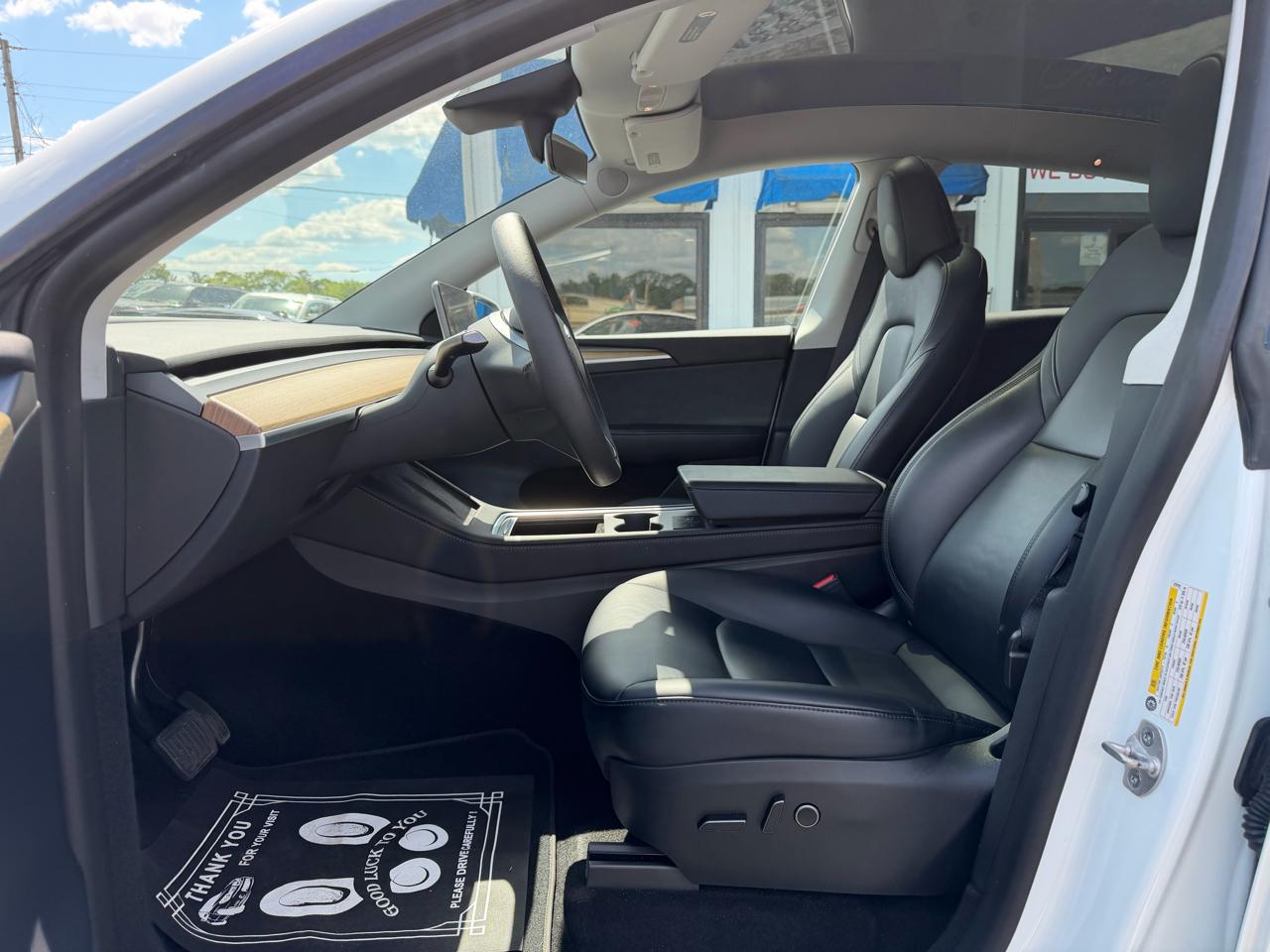 Tesla Model Y  2023