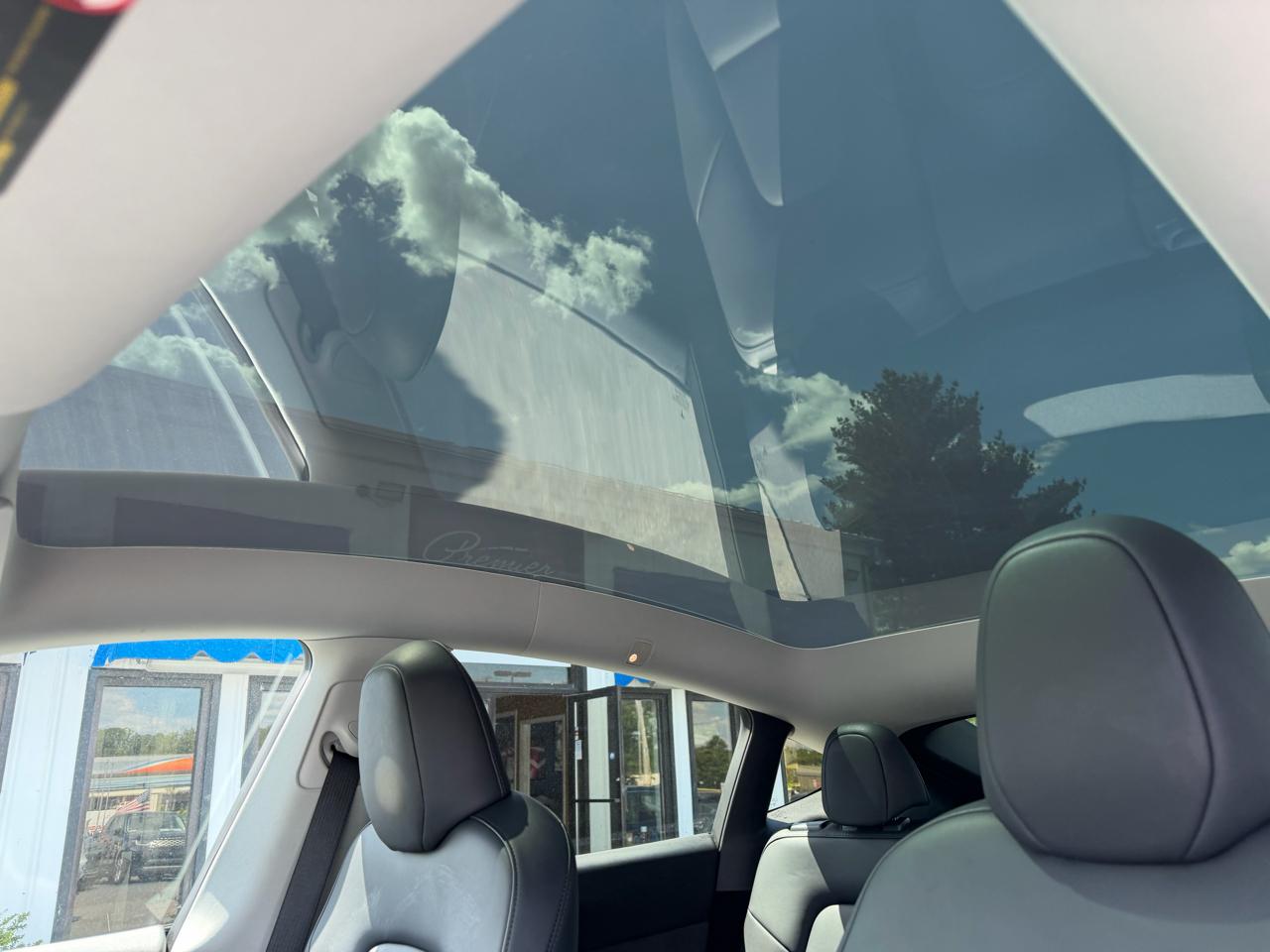 Tesla Model Y  2023