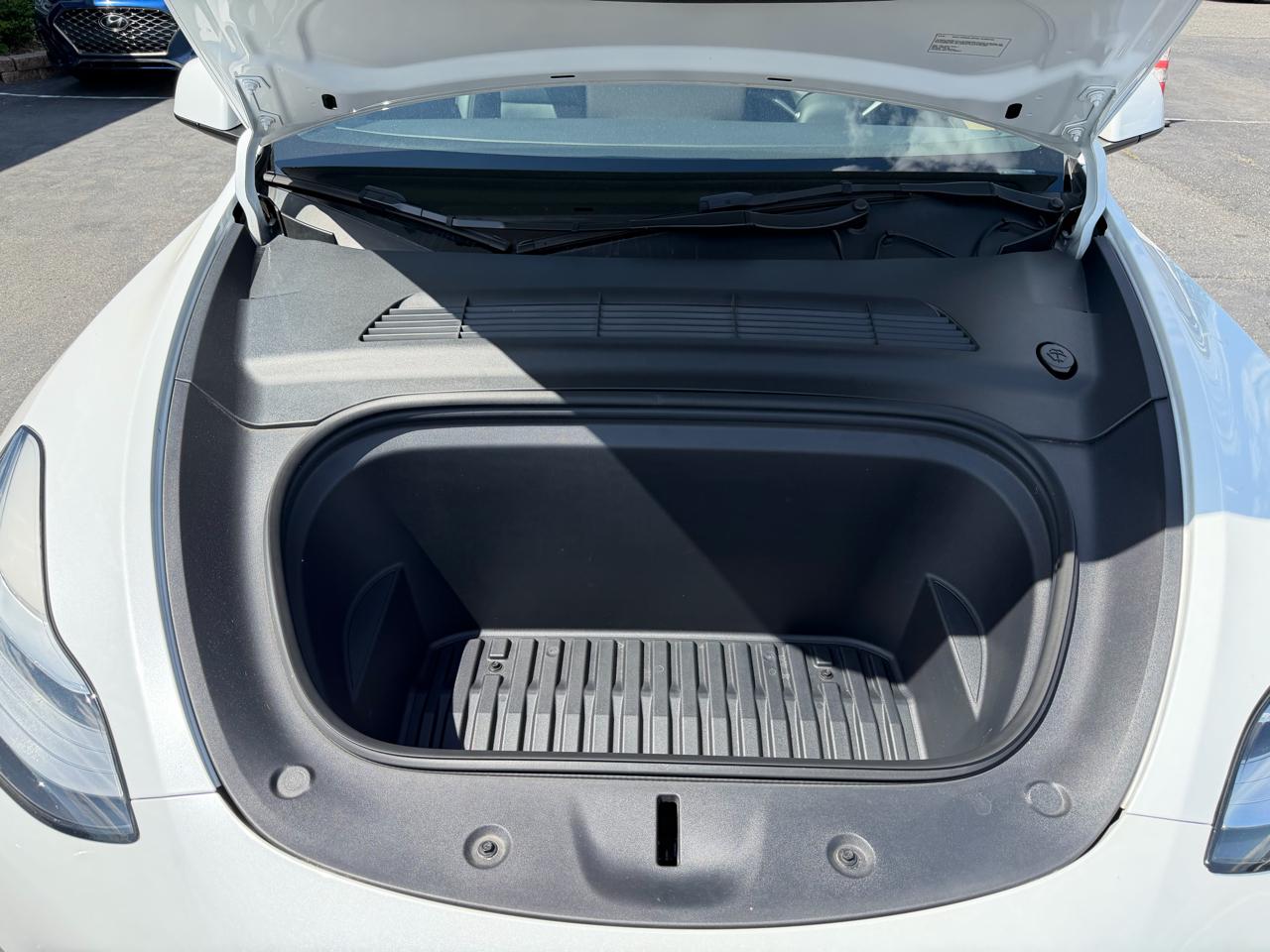 Tesla Model Y  2023