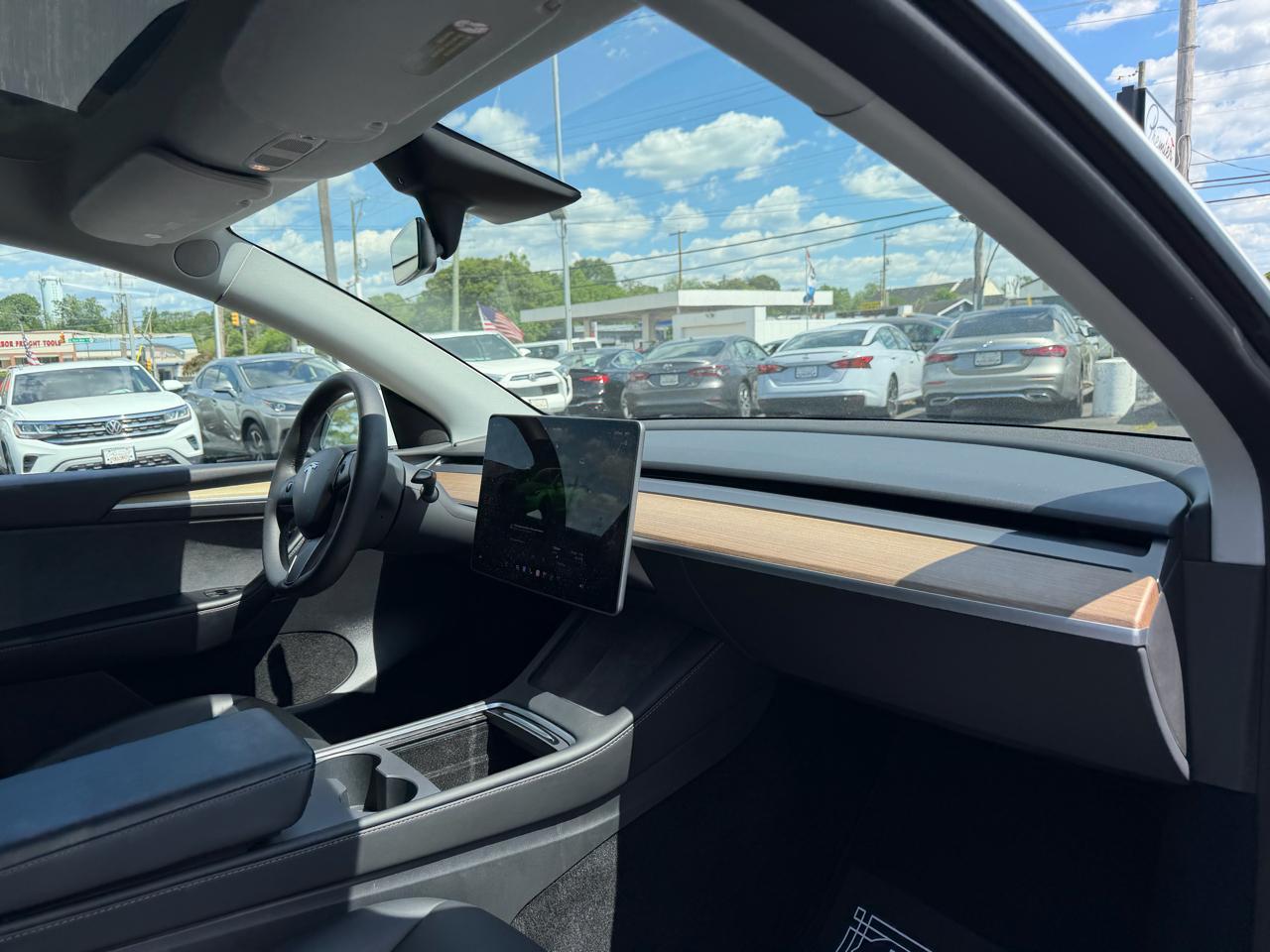 Tesla Model Y  2023