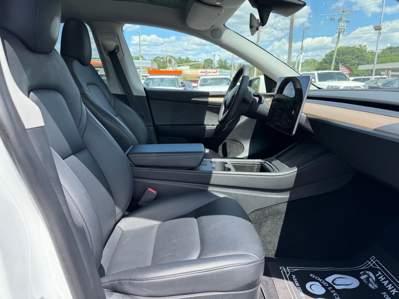 Tesla Model Y  2023