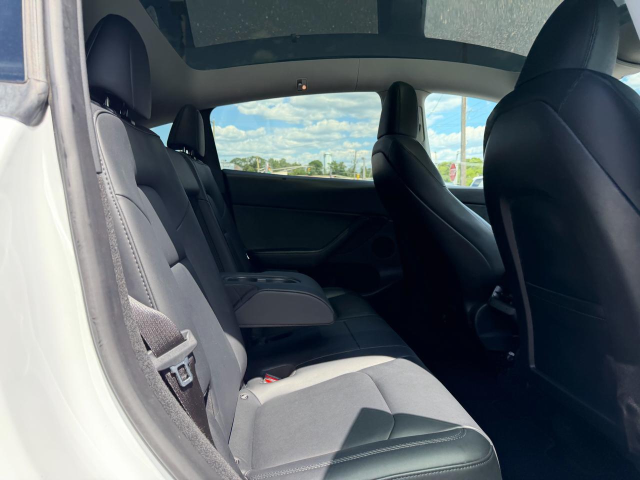Tesla Model Y  2023