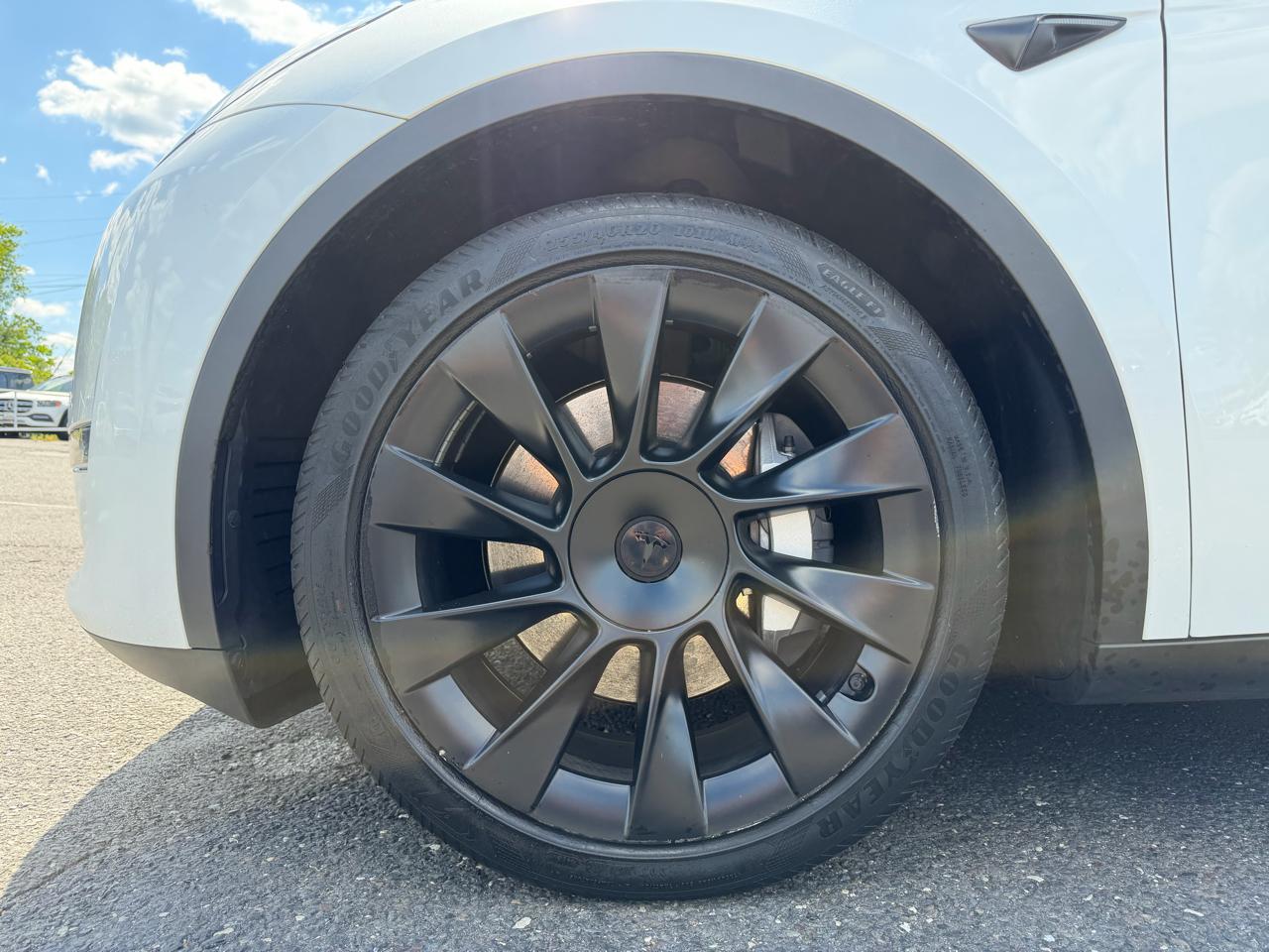Tesla Model Y  2023