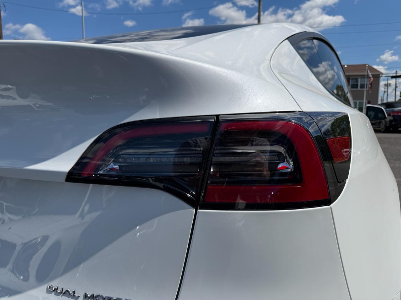 Tesla Model Y  2023