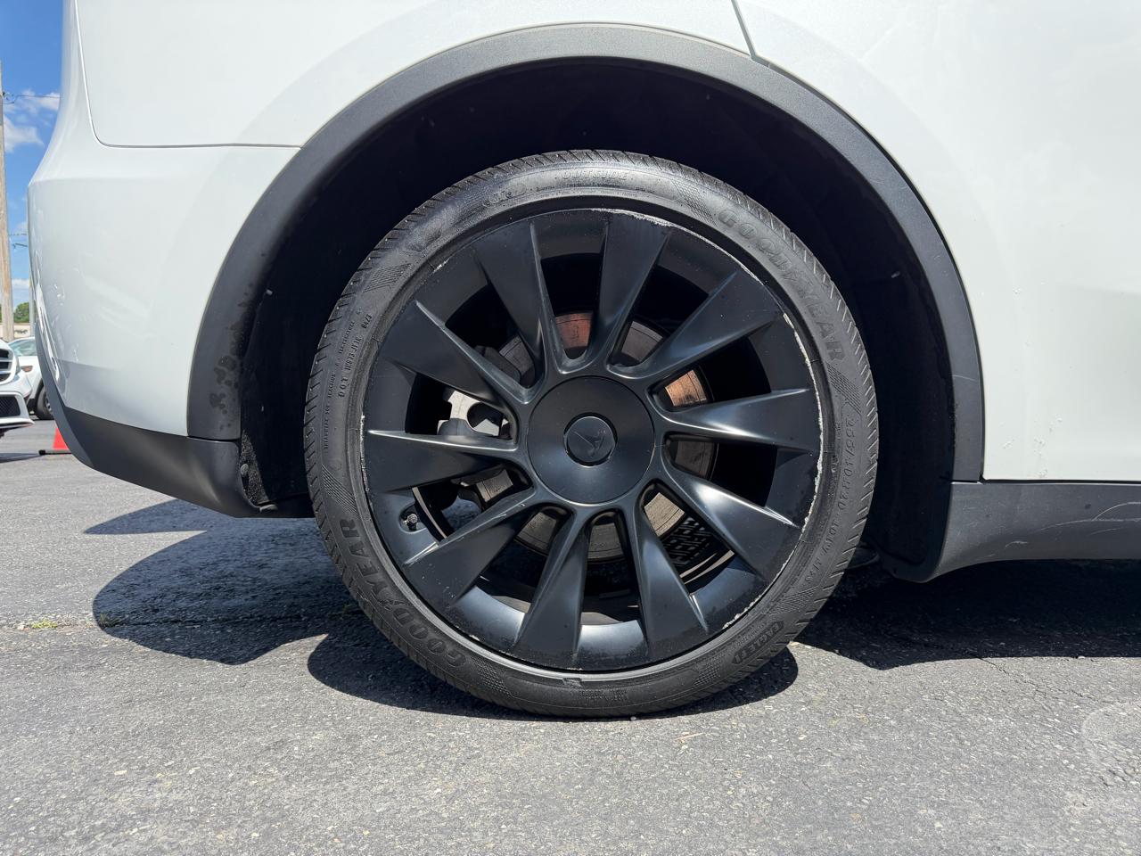 Tesla Model Y  2023