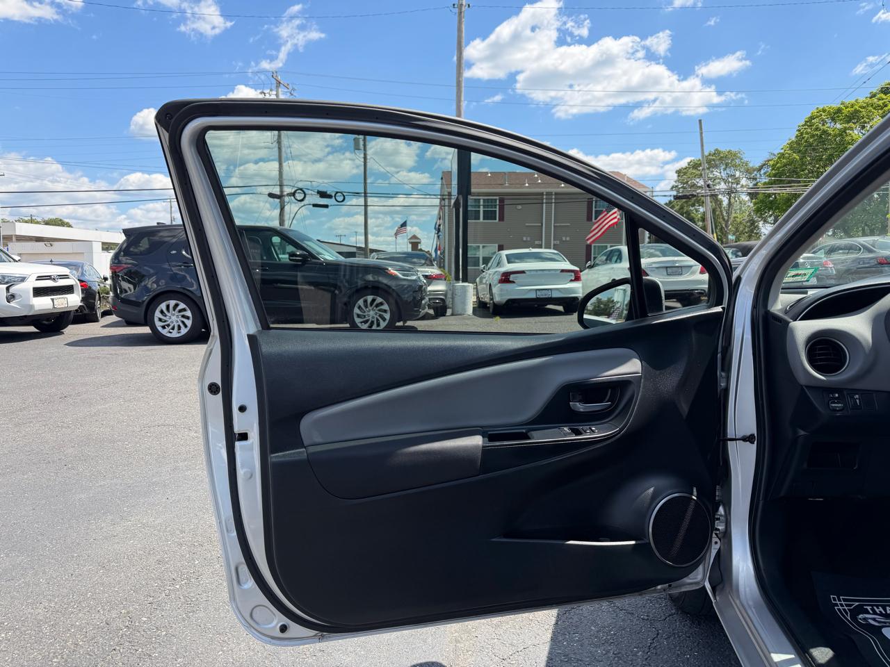 Toyota Yaris  2015