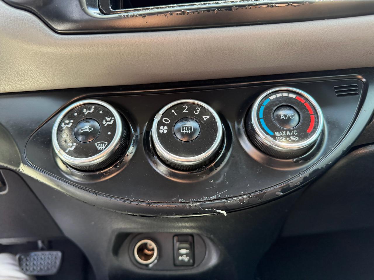 Toyota Yaris  2015