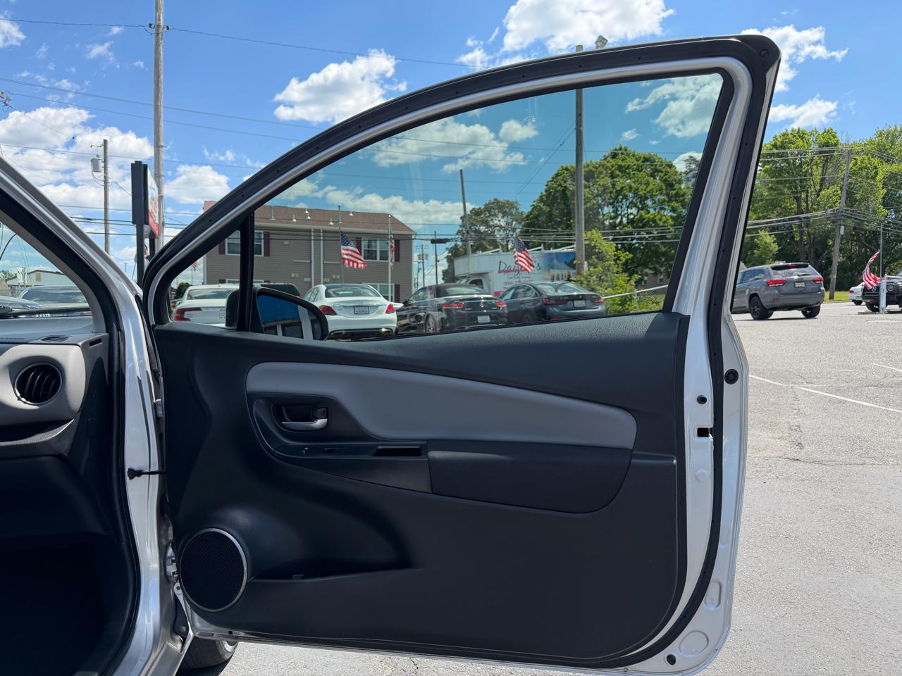 Toyota Yaris  2015