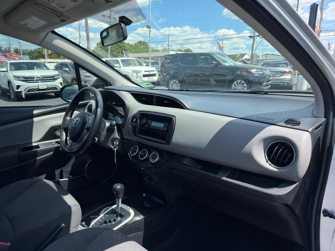 Toyota Yaris  2015