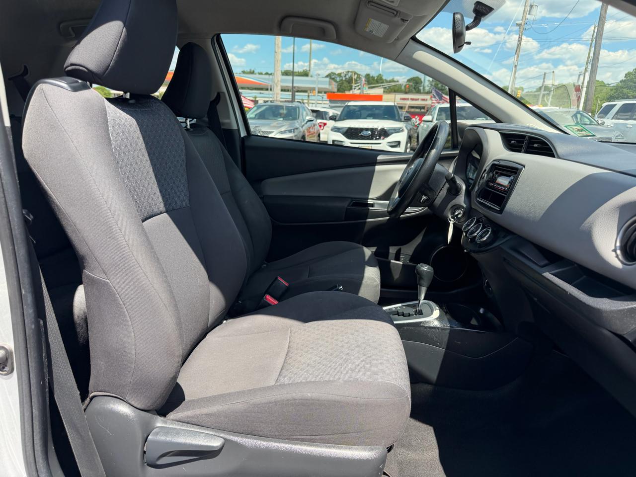Toyota Yaris  2015