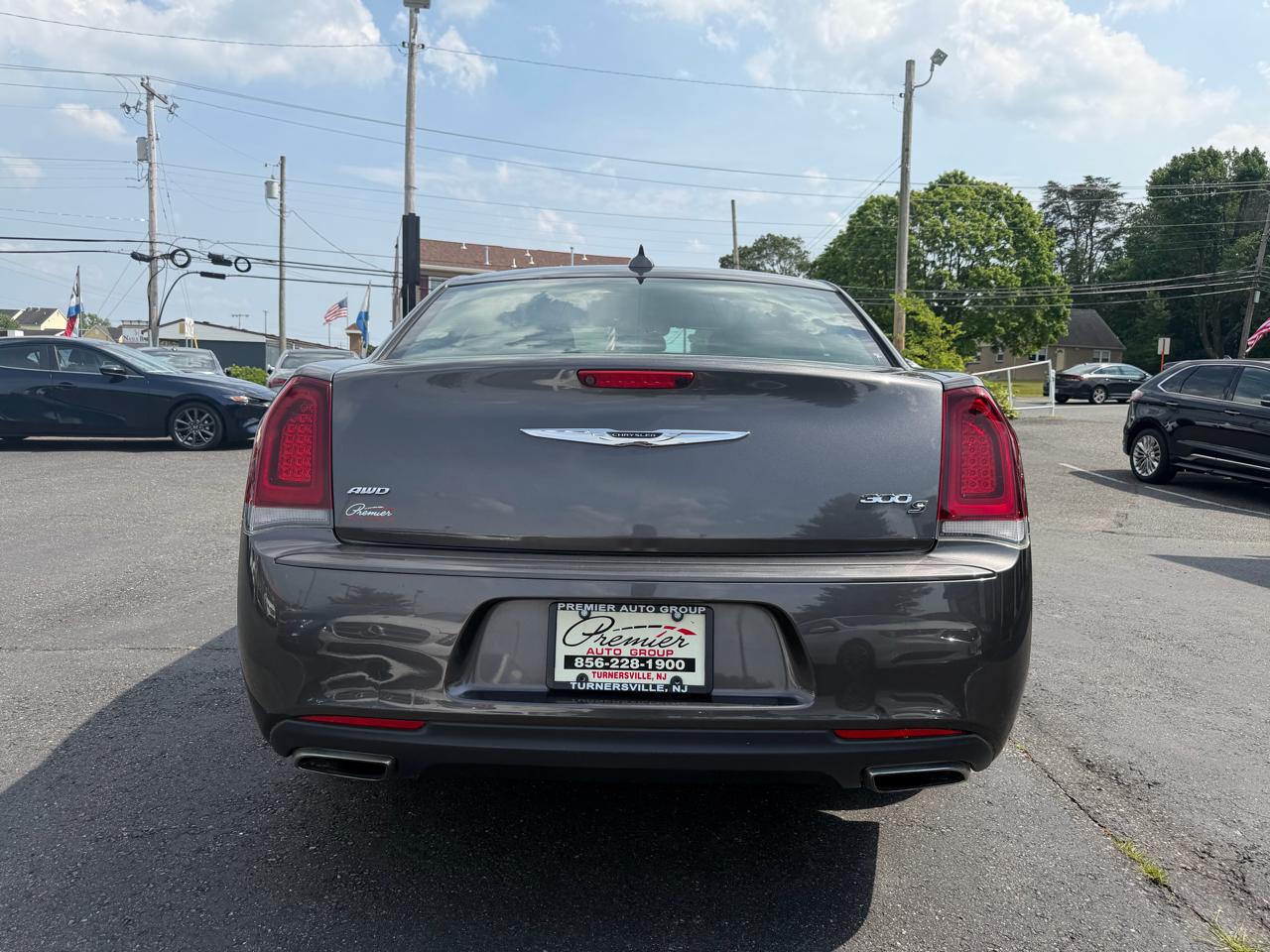 Chrysler 300  2015