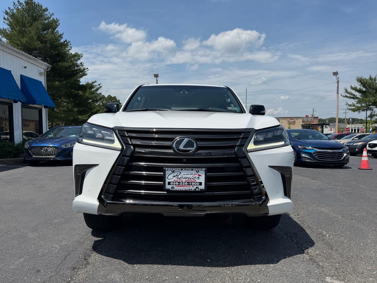 Lexus LX  2021