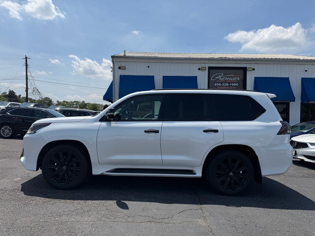 Lexus LX  2021