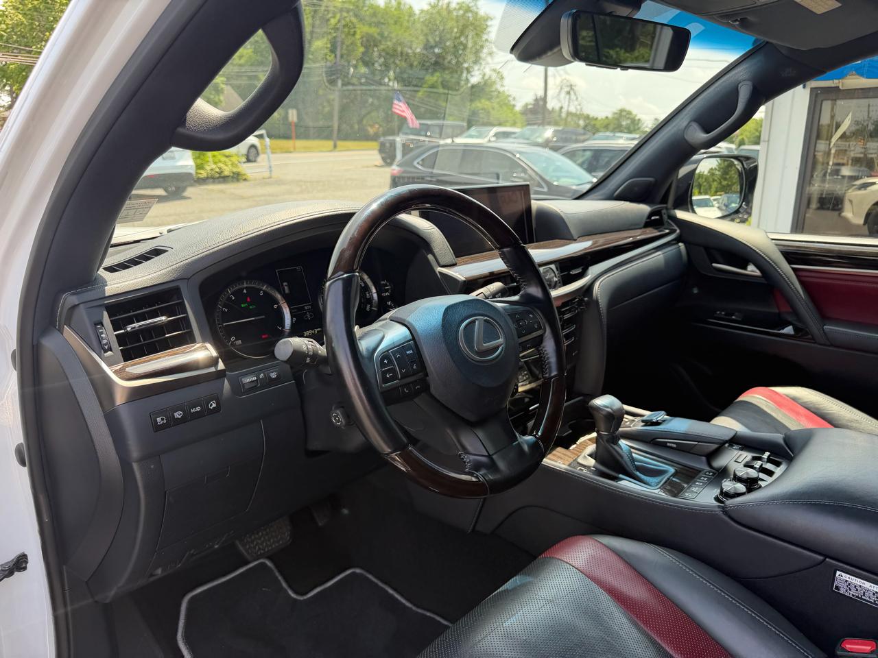 Lexus LX  2021