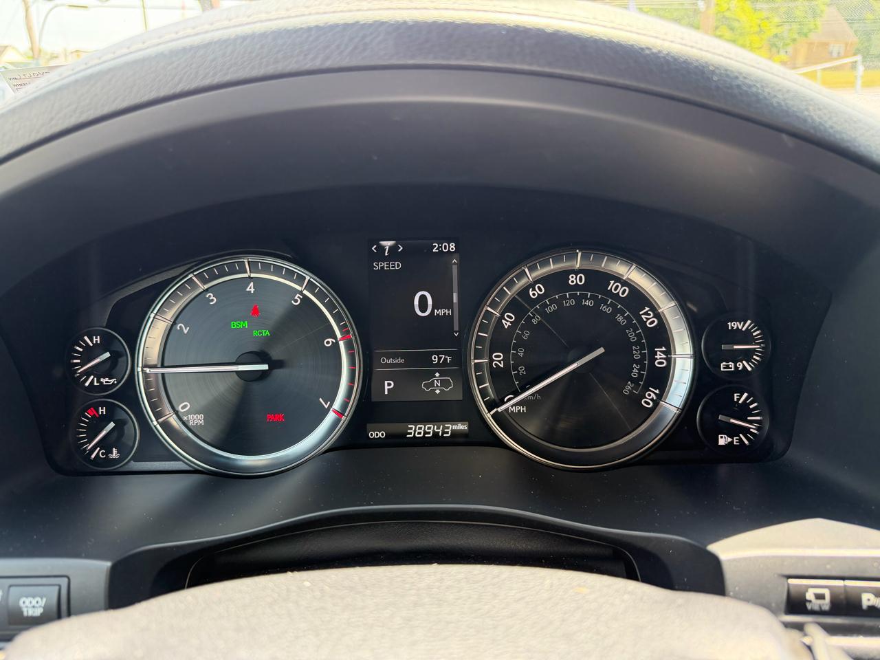 Lexus LX  2021