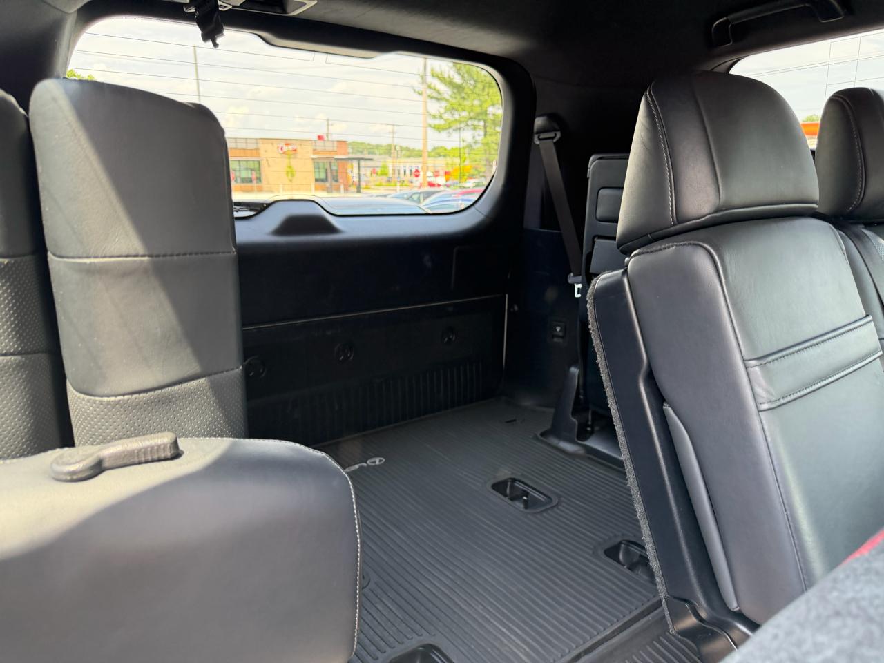 Lexus LX  2021