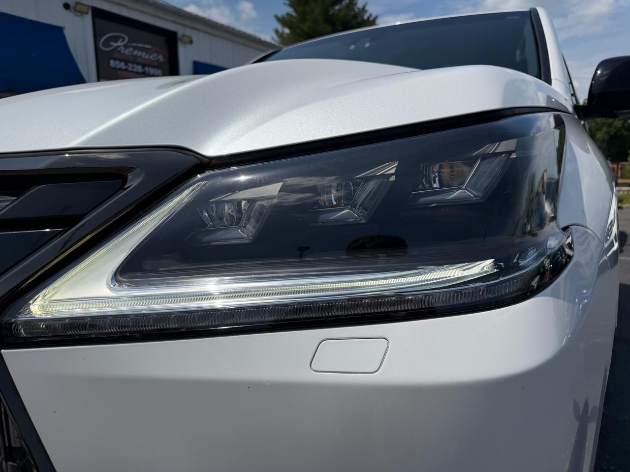 Lexus LX  2021