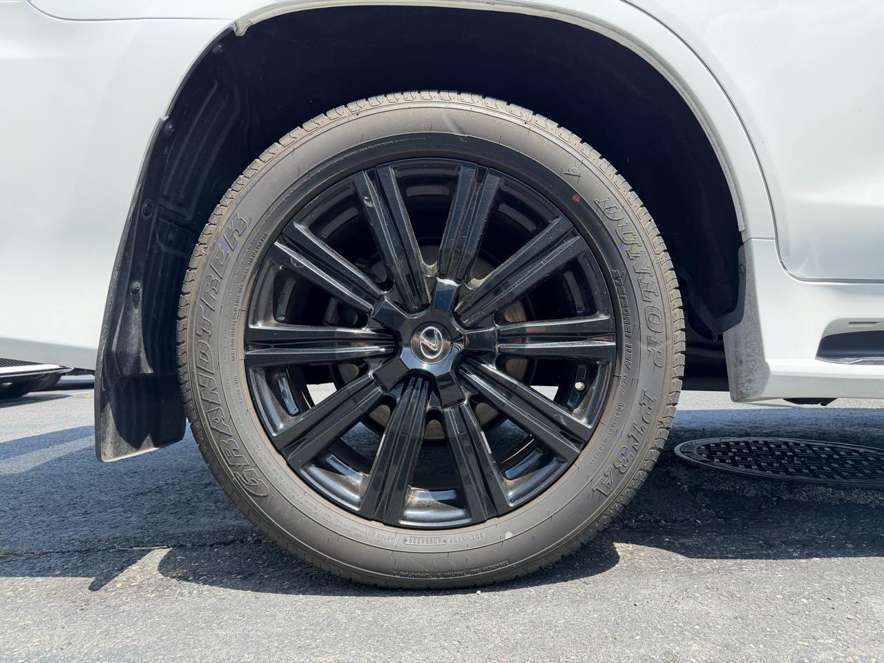 Lexus LX  2021