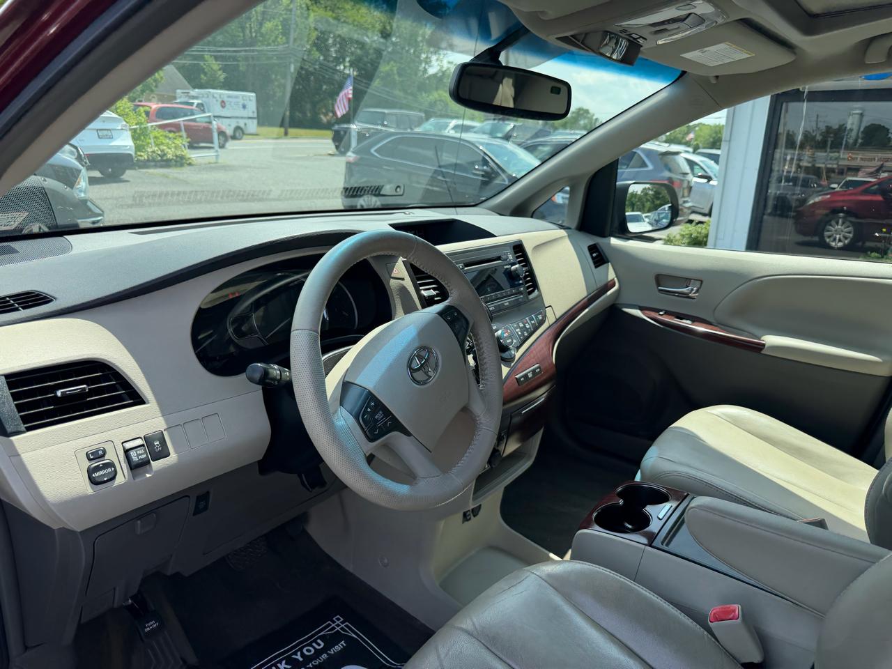 Toyota Sienna  2014
