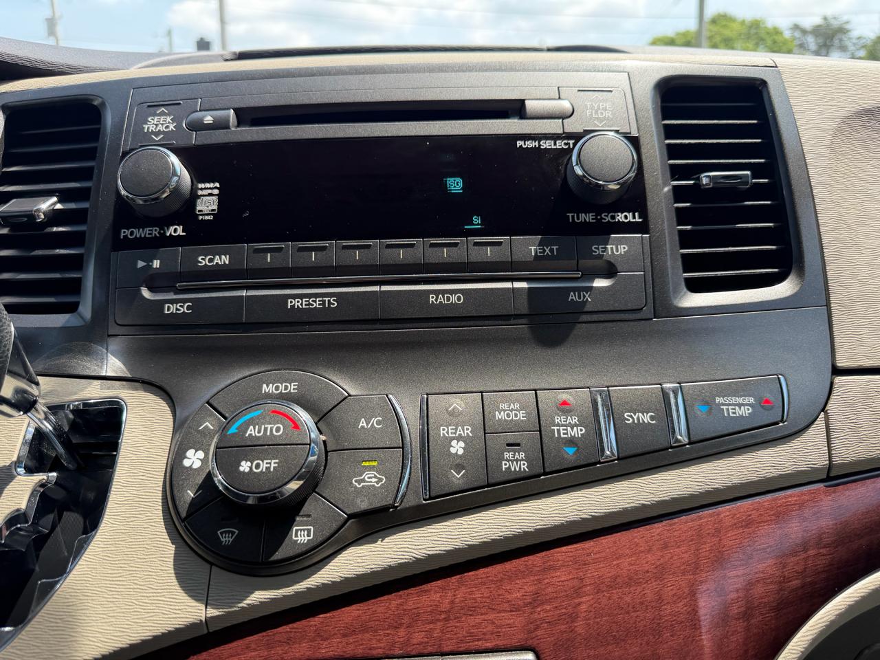 Toyota Sienna  2014