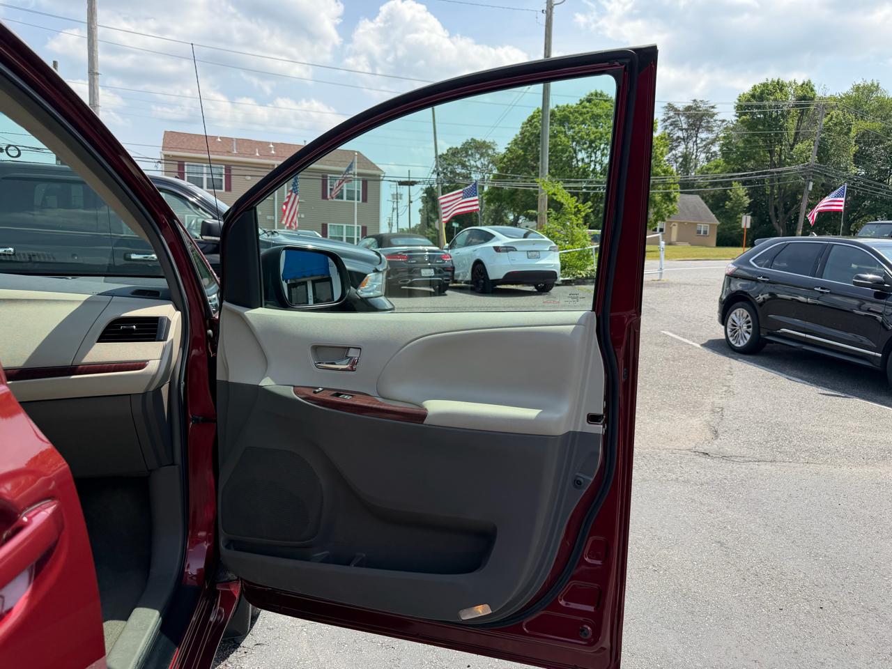 Toyota Sienna  2014