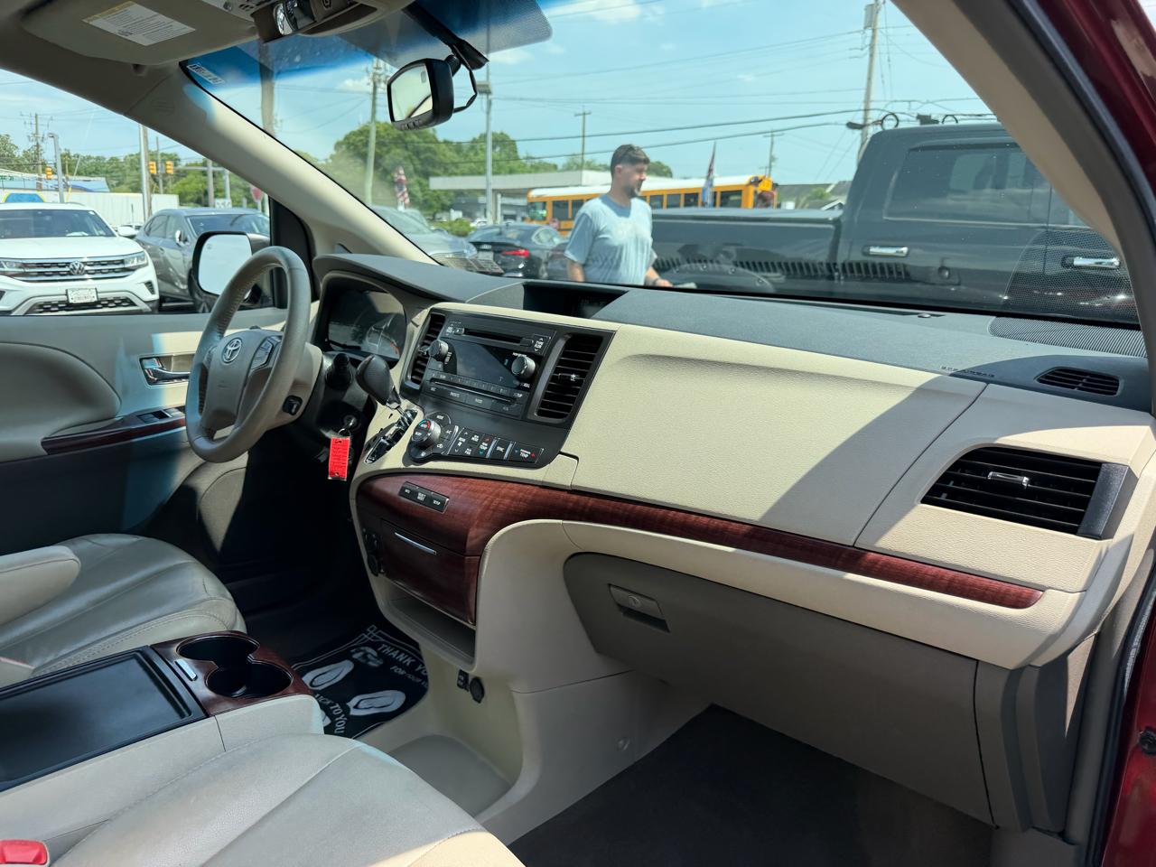 Toyota Sienna  2014