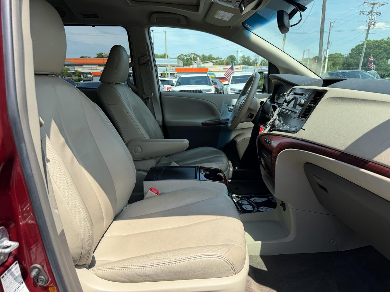 Toyota Sienna  2014