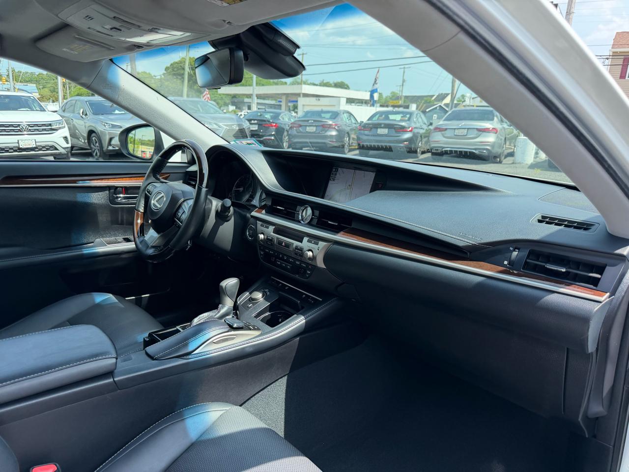 Lexus ES  2017