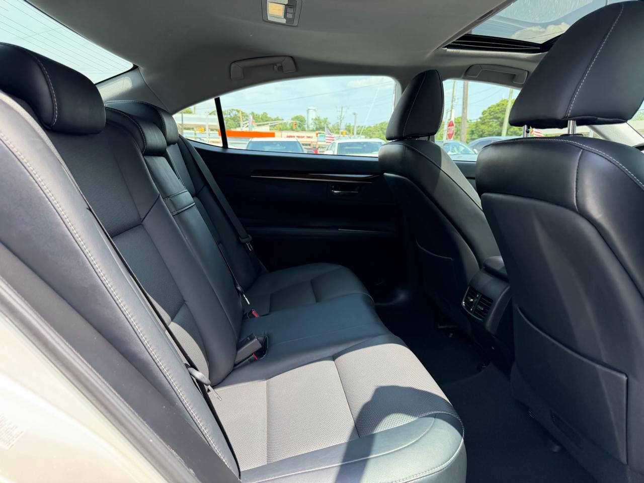 Lexus ES  2017
