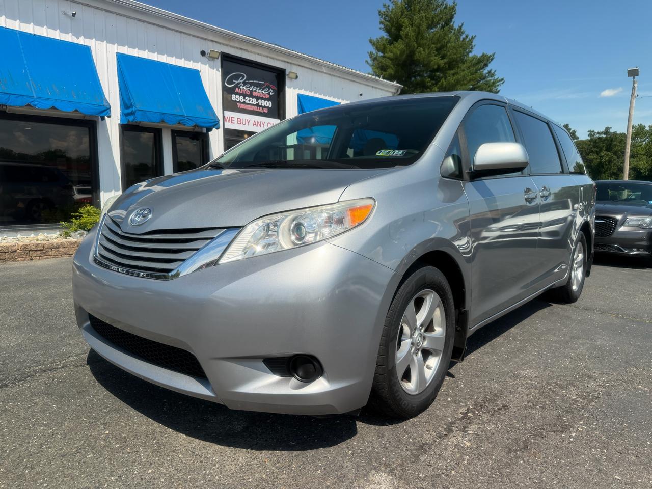 Silver 2017 Toyota Sienna Minivan Front-Wheel Drive 8-Speed Automatic