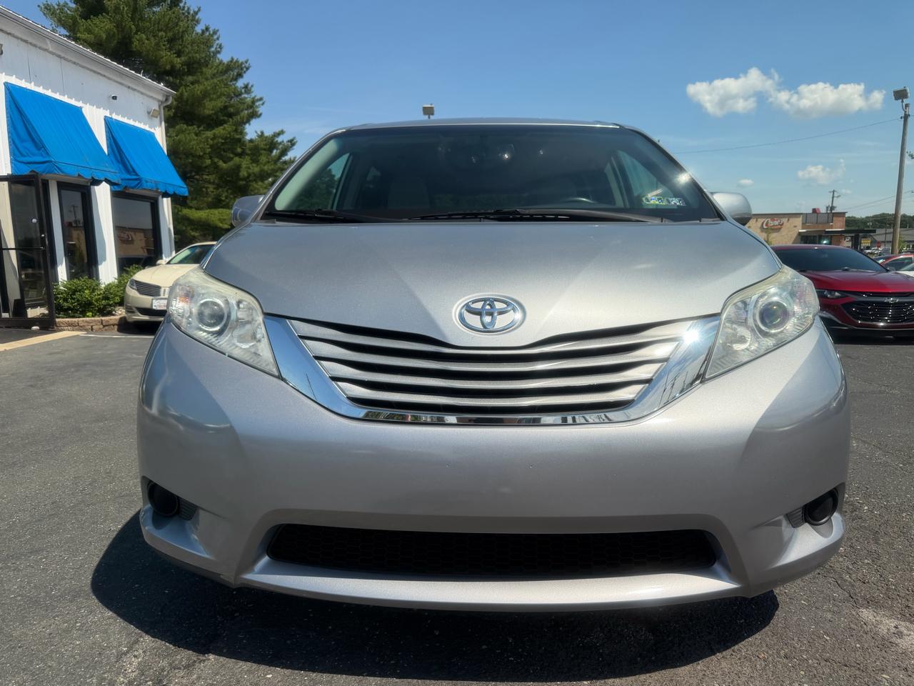 Toyota Sienna  2017