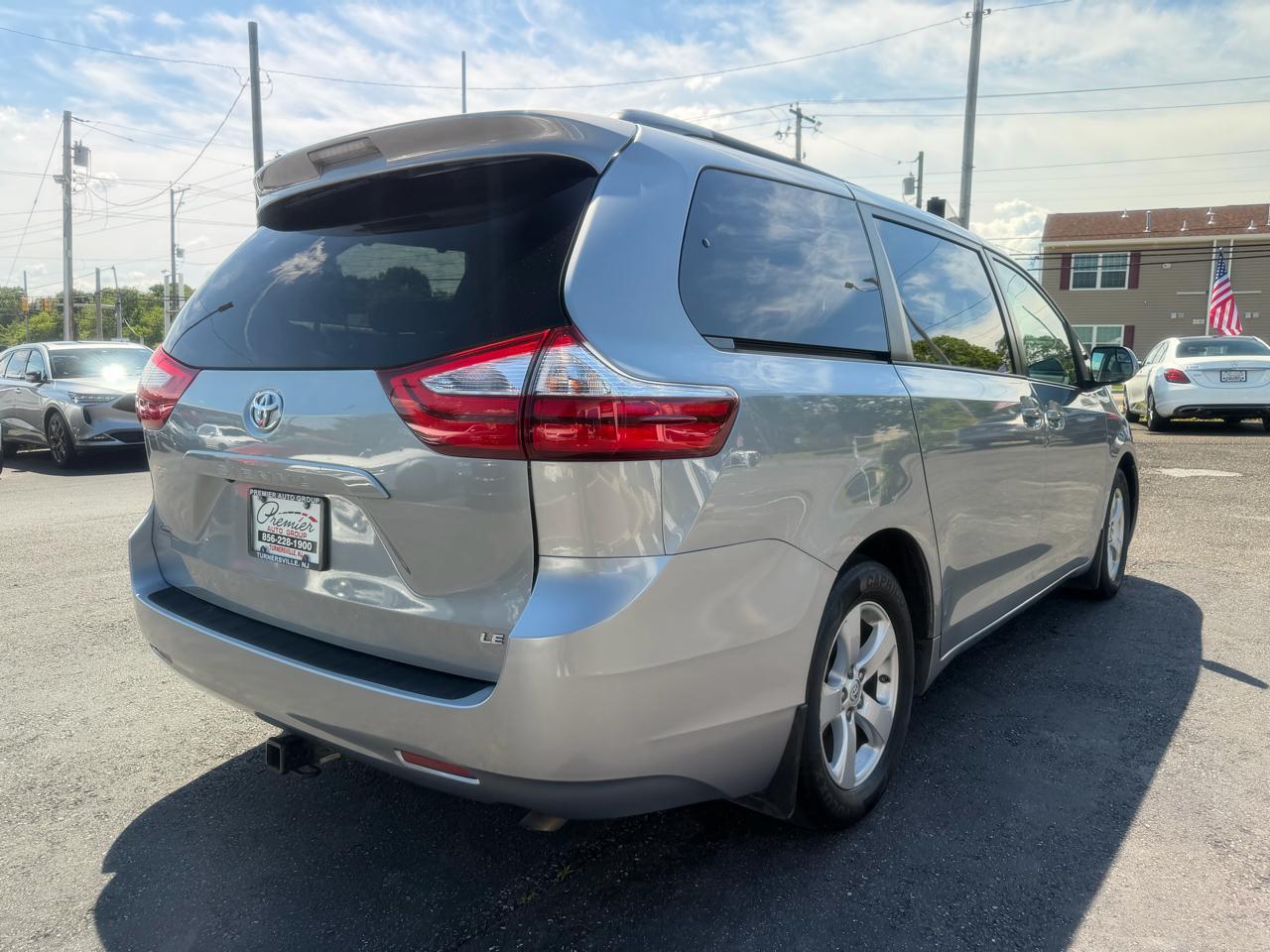 Toyota Sienna  2017
