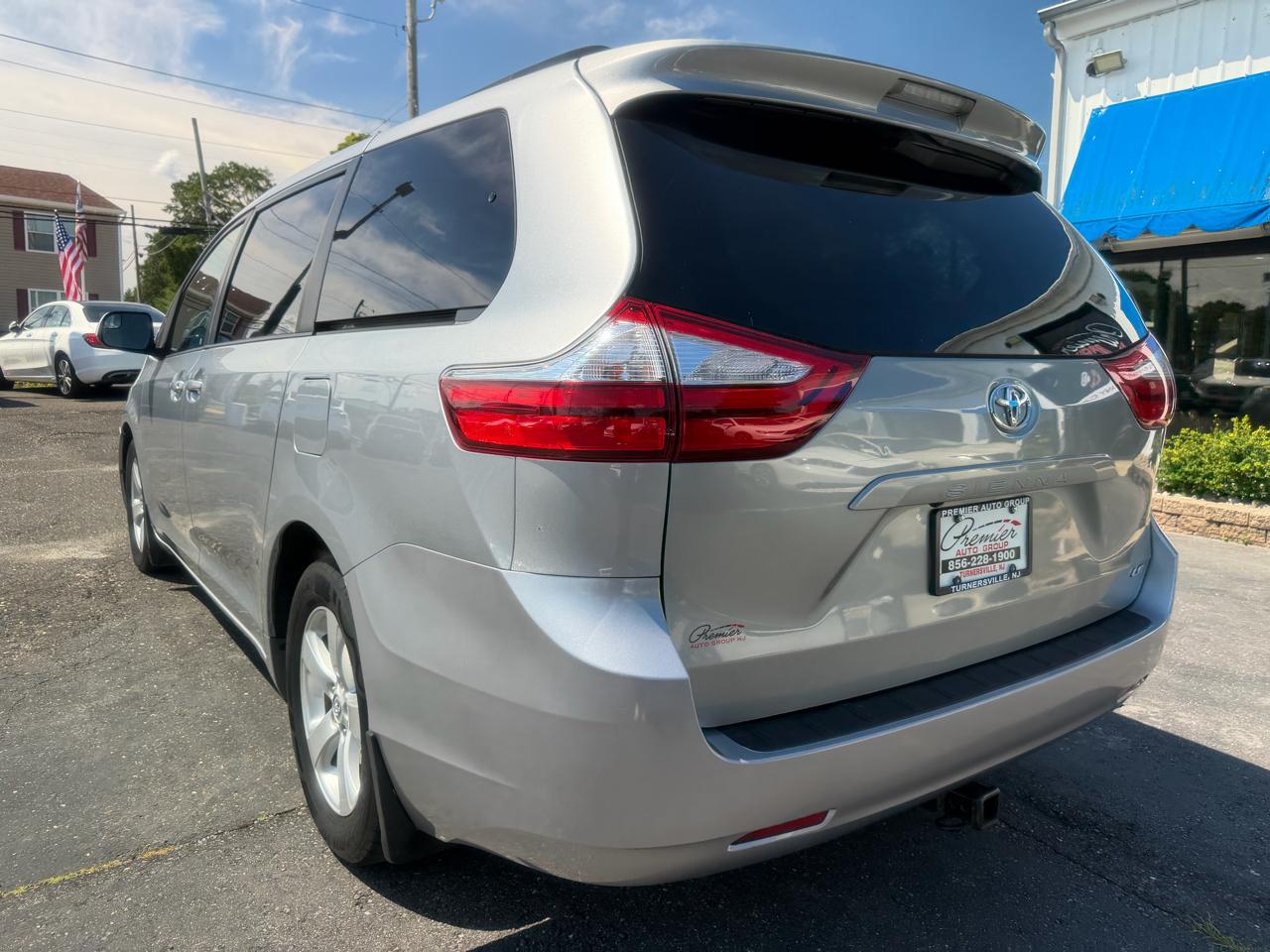 Toyota Sienna  2017