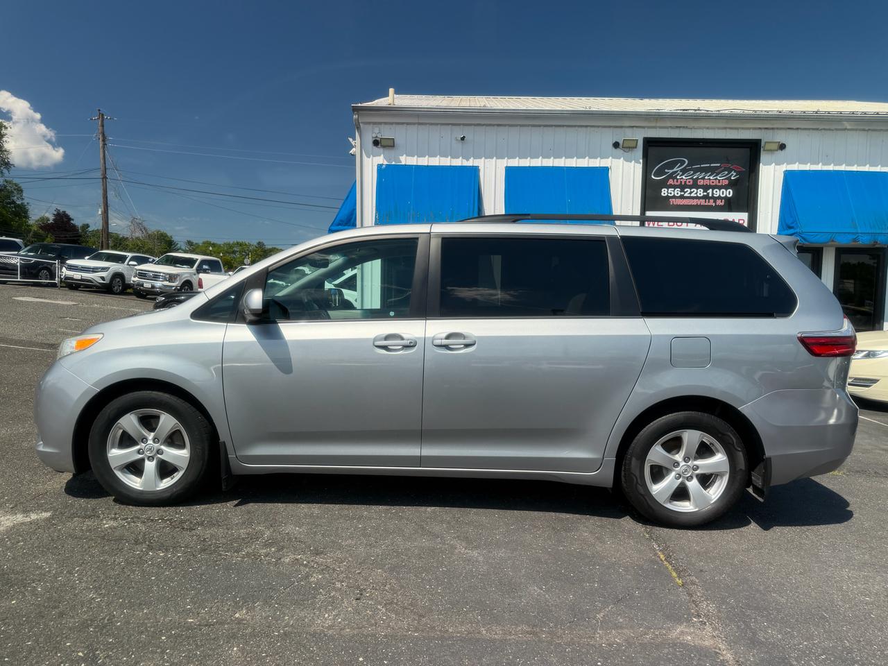 Toyota Sienna  2017