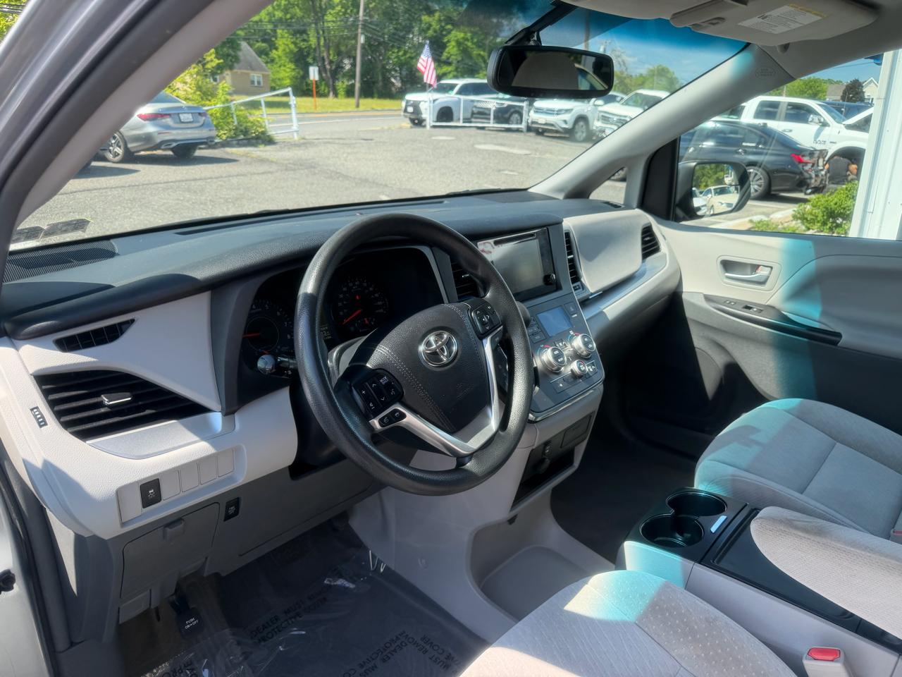 Toyota Sienna  2017