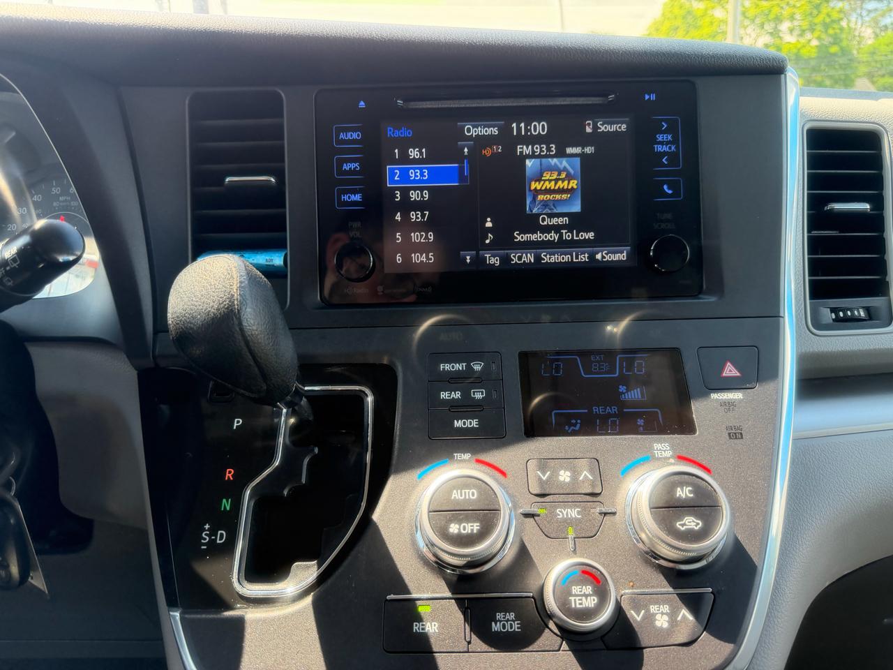 Toyota Sienna  2017