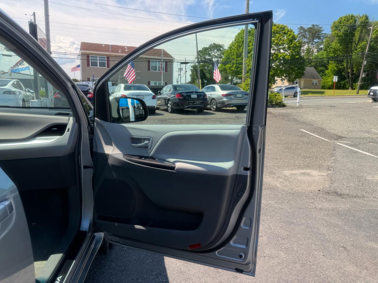 Toyota Sienna  2017