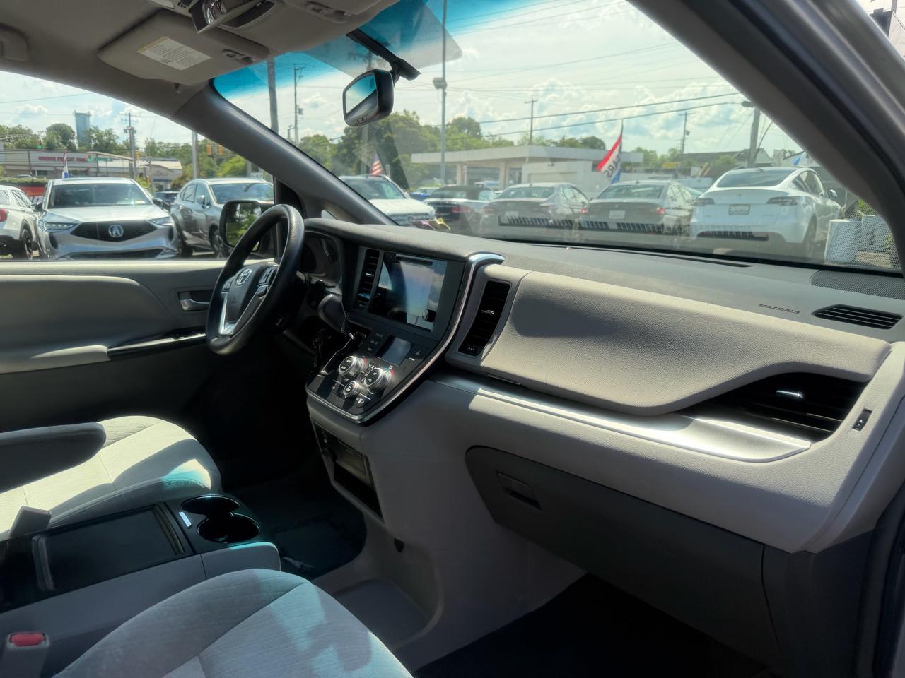 Toyota Sienna  2017