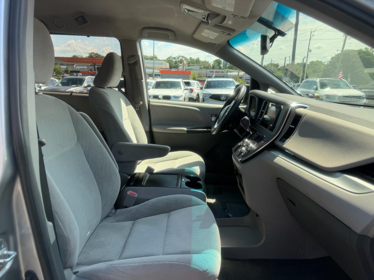 Toyota Sienna  2017