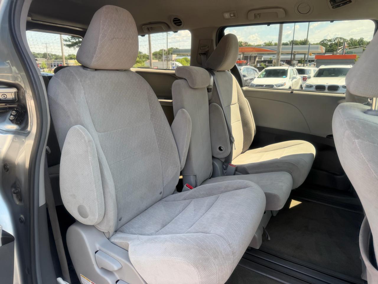 Toyota Sienna  2017
