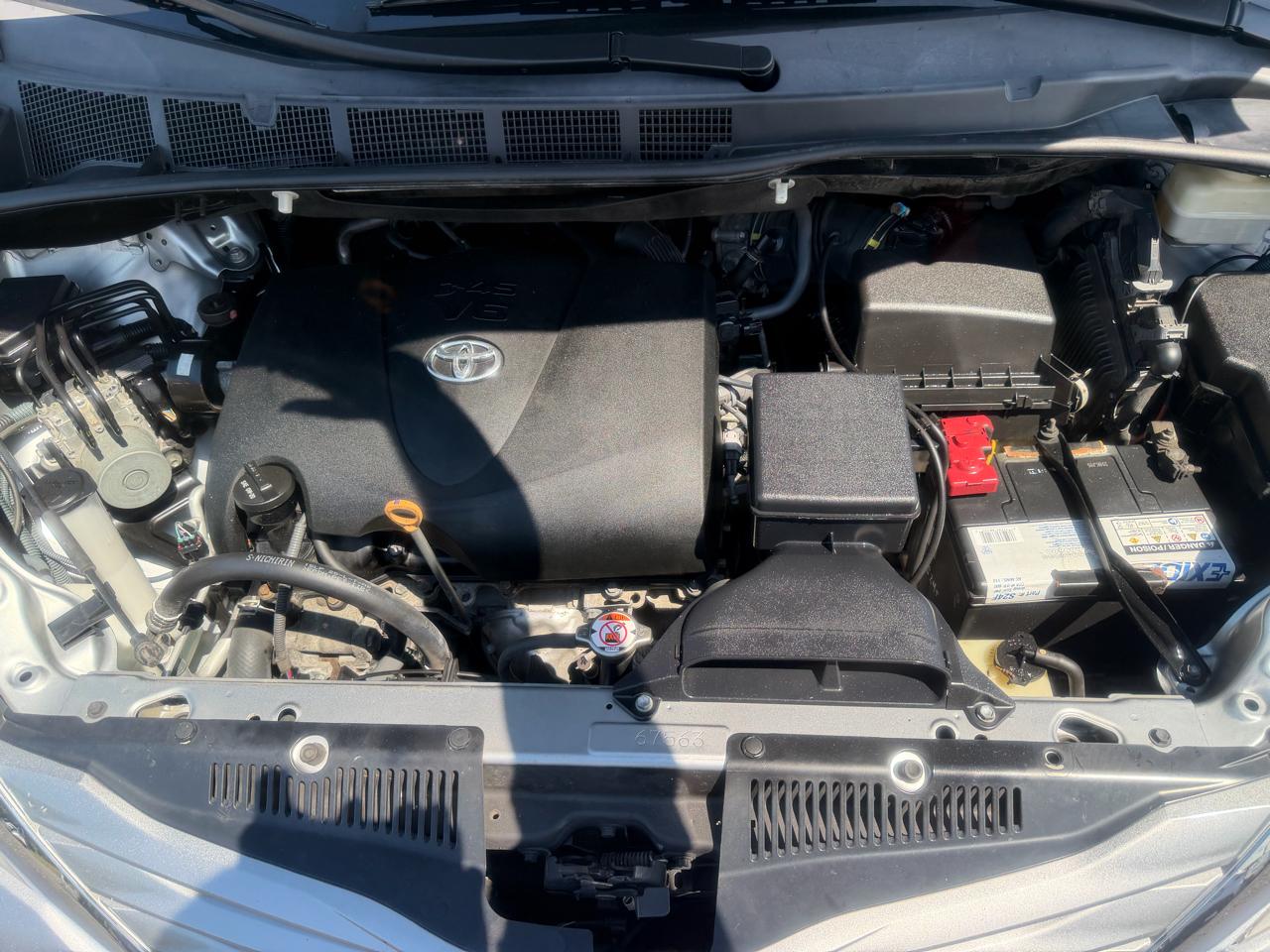 Toyota Sienna  2017