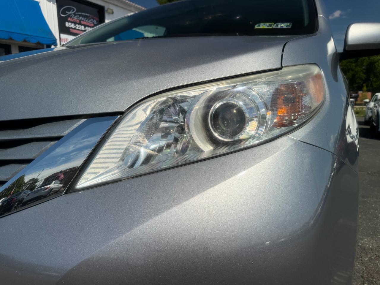 Toyota Sienna  2017