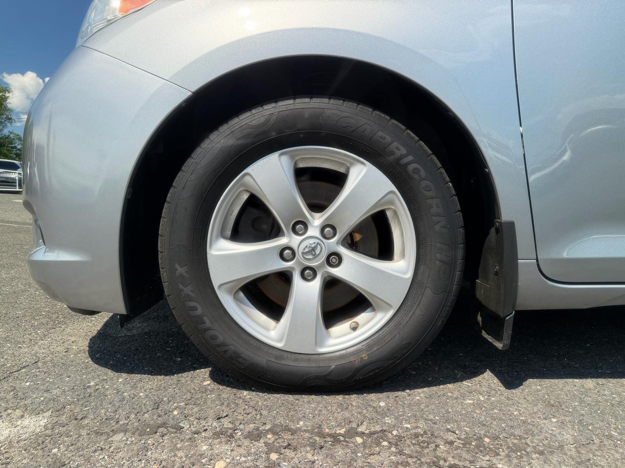 Toyota Sienna  2017