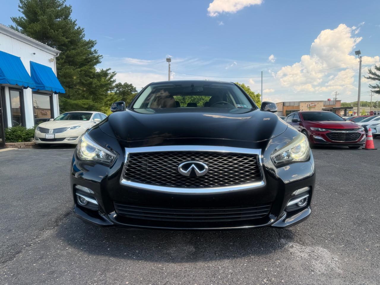 Infiniti Q50  2015