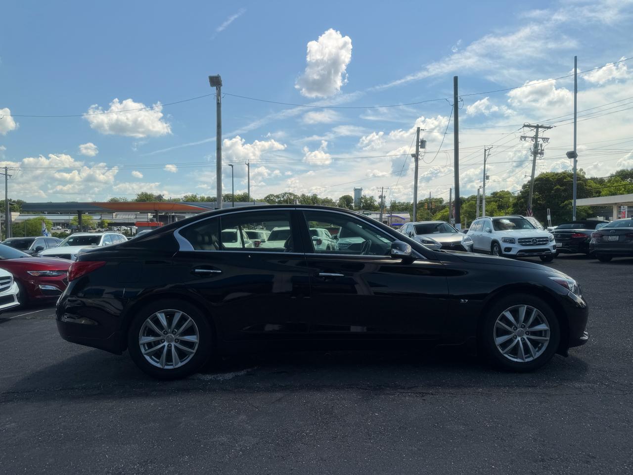 Infiniti Q50  2015