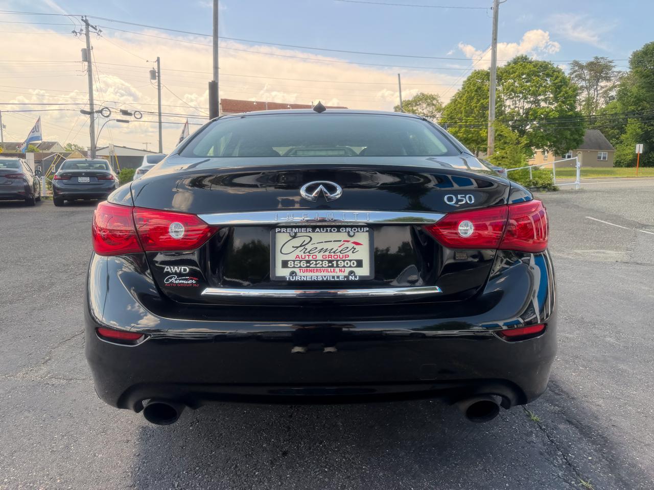 Infiniti Q50  2015
